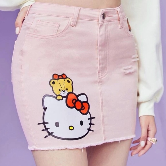 Pink XS skirt by Shein hello kitty, worn in good condition - Picture 13 of 15